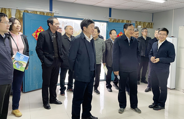 全國人大常委會調(diào)研組蒞臨我司龍南黃沙稀土尾水處理項(xiàng)目調(diào)研指導(dǎo)工作
