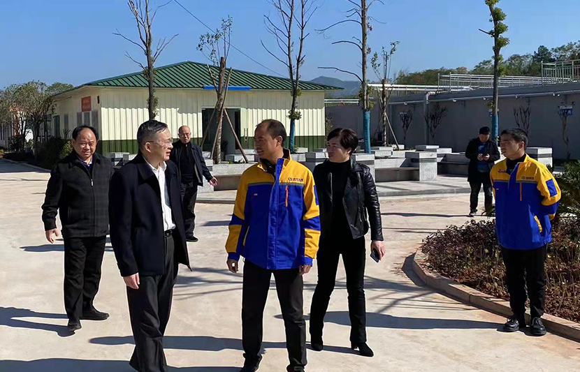 江西省生態(tài)環(huán)境廳黨組成員、副廳長(zhǎng)龍剛一行蒞臨挺進(jìn)環(huán)保和樂(lè)新村污水處理站視察調(diào)研