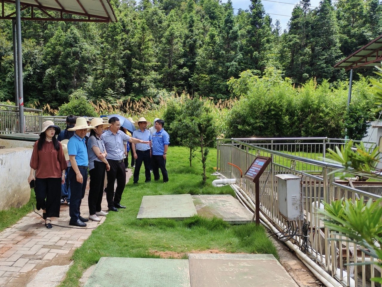 贛州市政協(xié)副主席藍文一行蒞臨挺進環(huán)保龍南、定南稀土尾水處理站考察調(diào)研