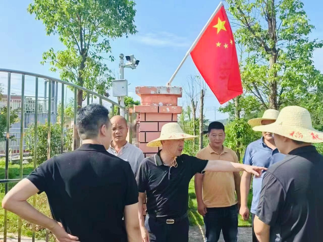 贛州市政府副市長、區(qū)委書記連天浪一行蒞臨我司污水處理廠指導